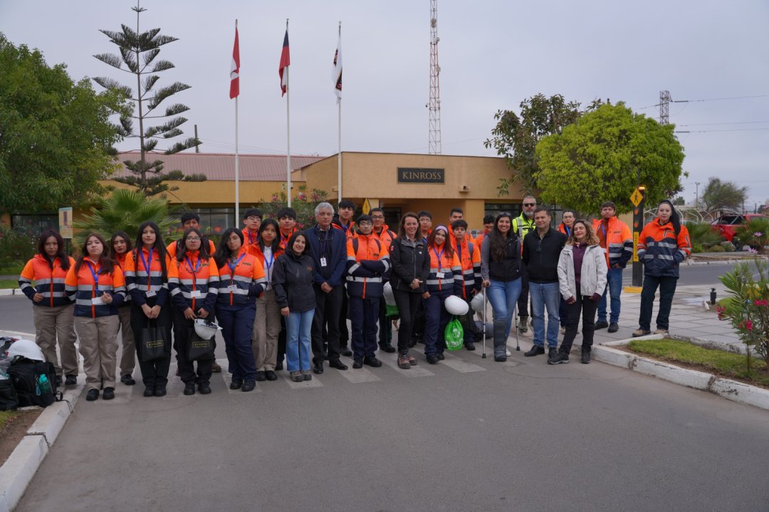 /estudiantes-de-liceos-tecnicos-de-atacama-visitan-mina-la-coipa-gracias-a