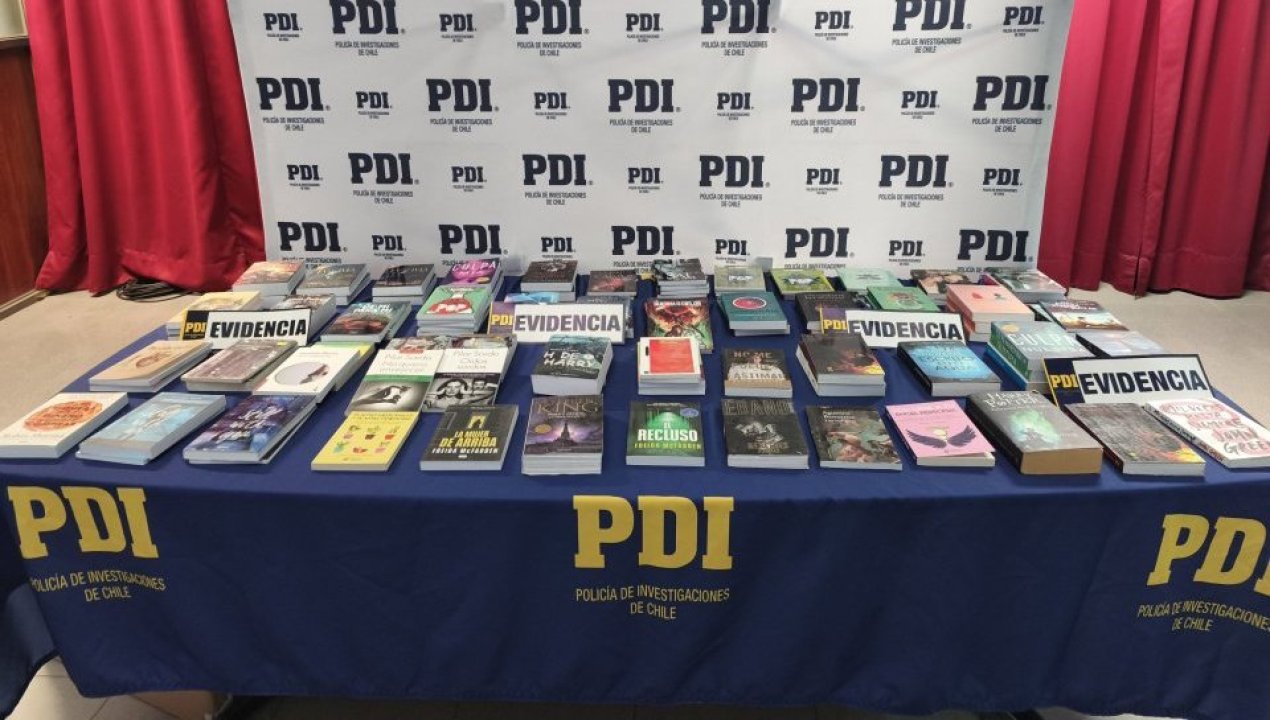 /atacama/pdi-atacama-incauto-mas-de-100-libros-falsificados-en-copiapo