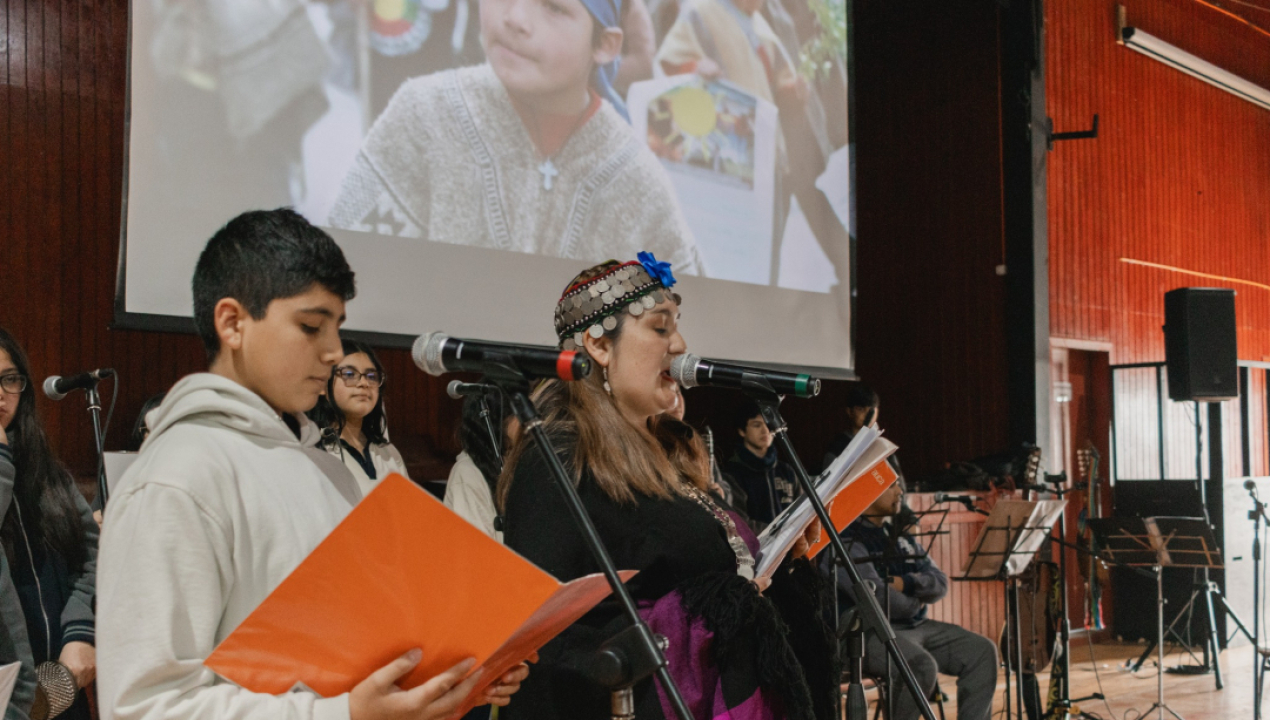 /estudiantes-conmemoran-el-we-tripantu-con-acto-formativo-y-cultural