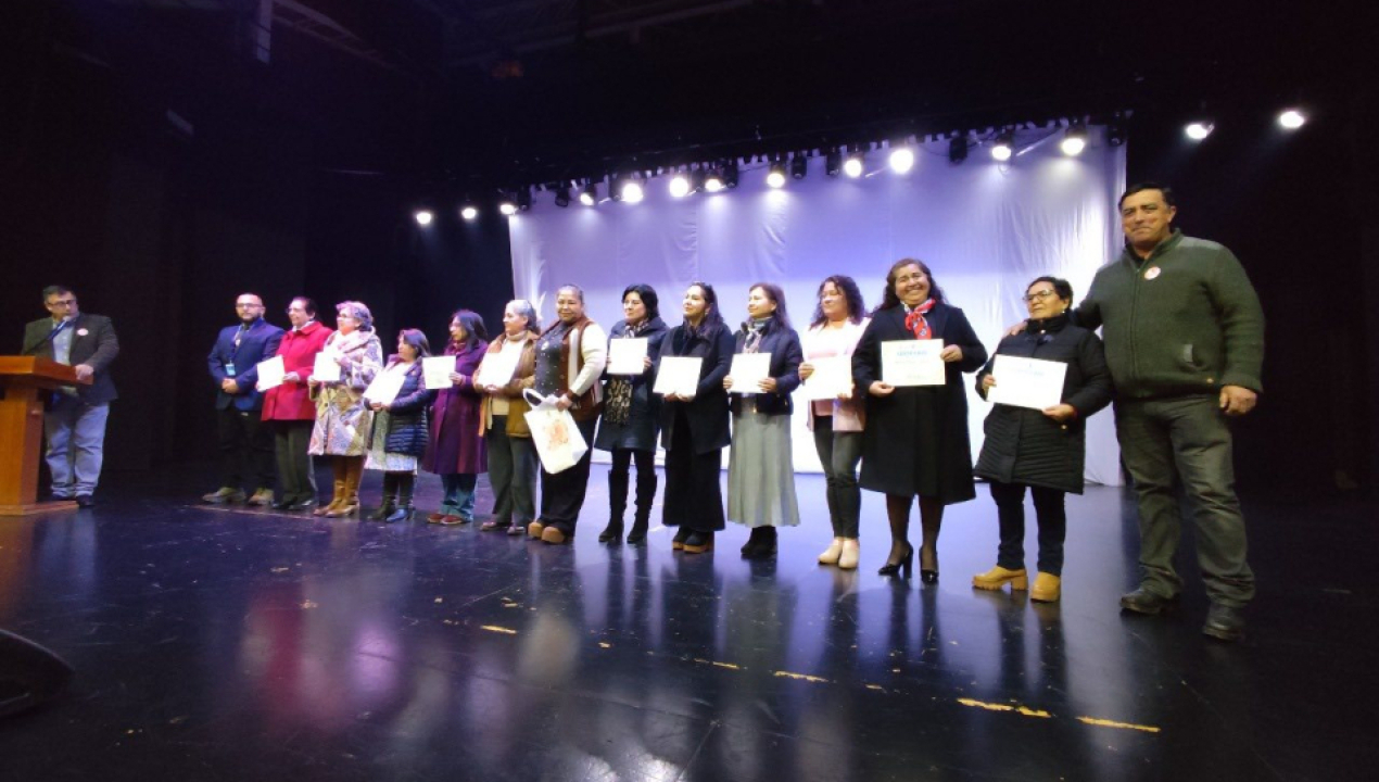 /mujeres-reciben-certificacion-tras-participar-en-talleres-de-formacion