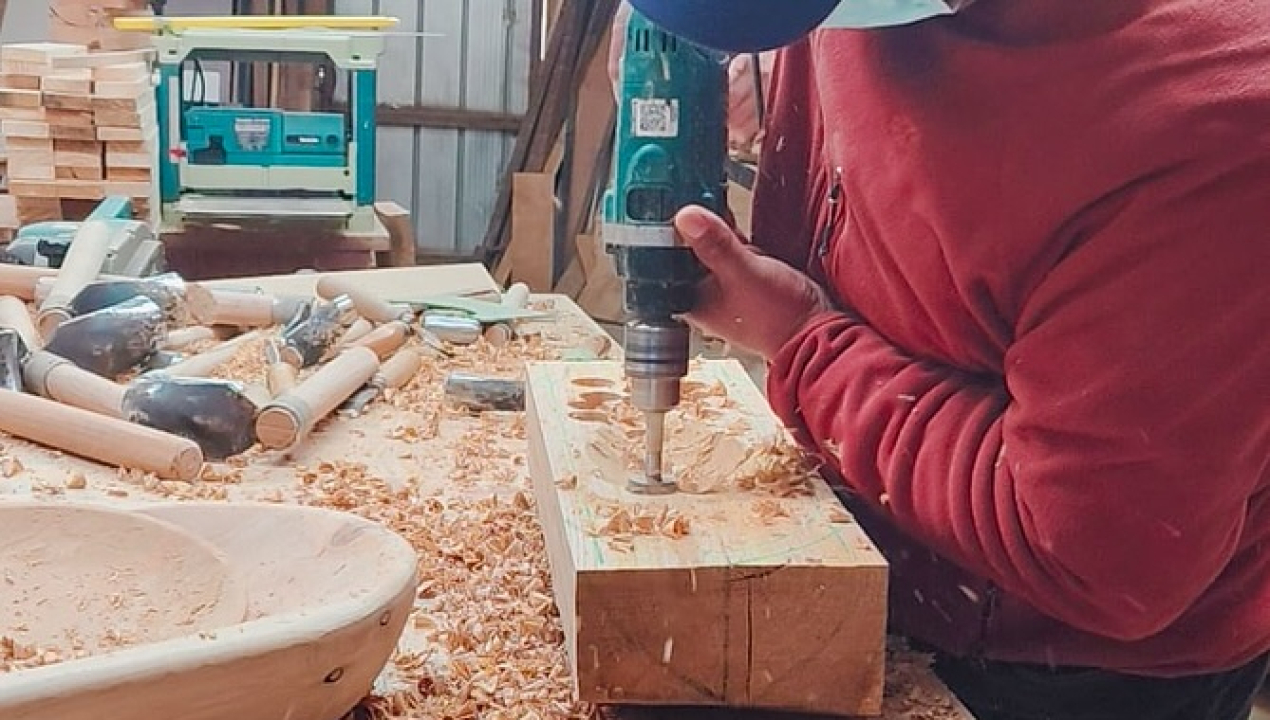/inician-taller-de-madera-en-artesania-mapuche-en-localidades-de-los-alamos