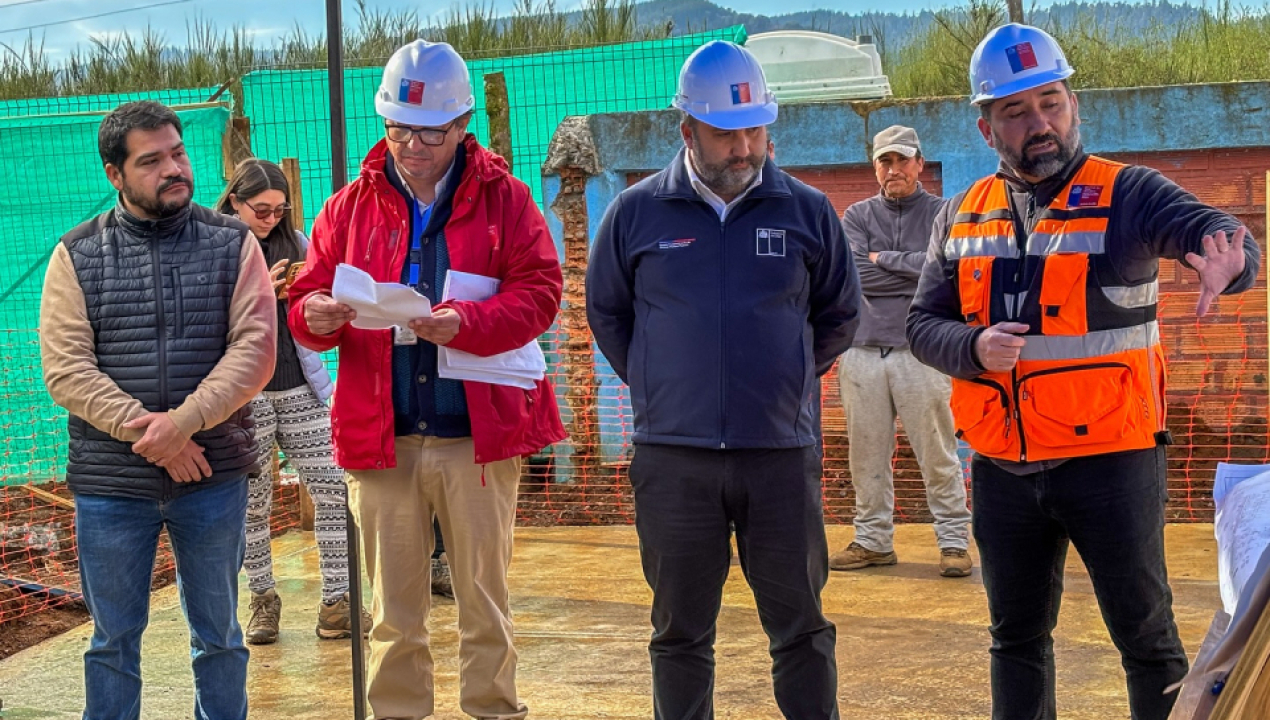 /autoridades-supervisan-avances-del-sistema-apr-en-antihuala