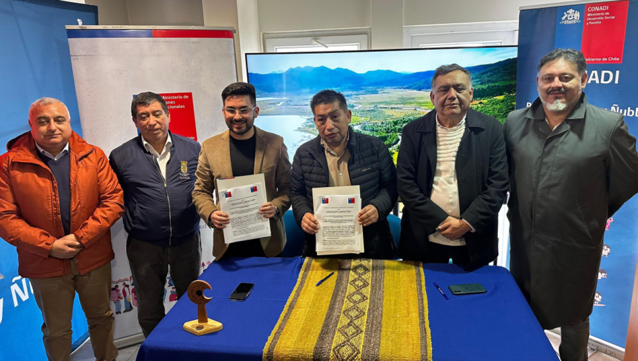 /firman-importante-convenio-para-la-regularizacion-de-tierras-indigenas-en