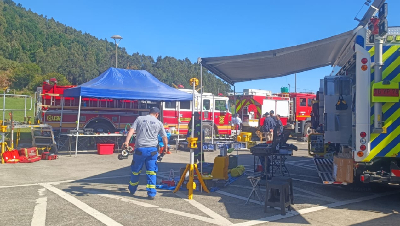 /con-exito-de-convocatoria-se-desarrollo-expo-bomberos-2026-en-lebu
