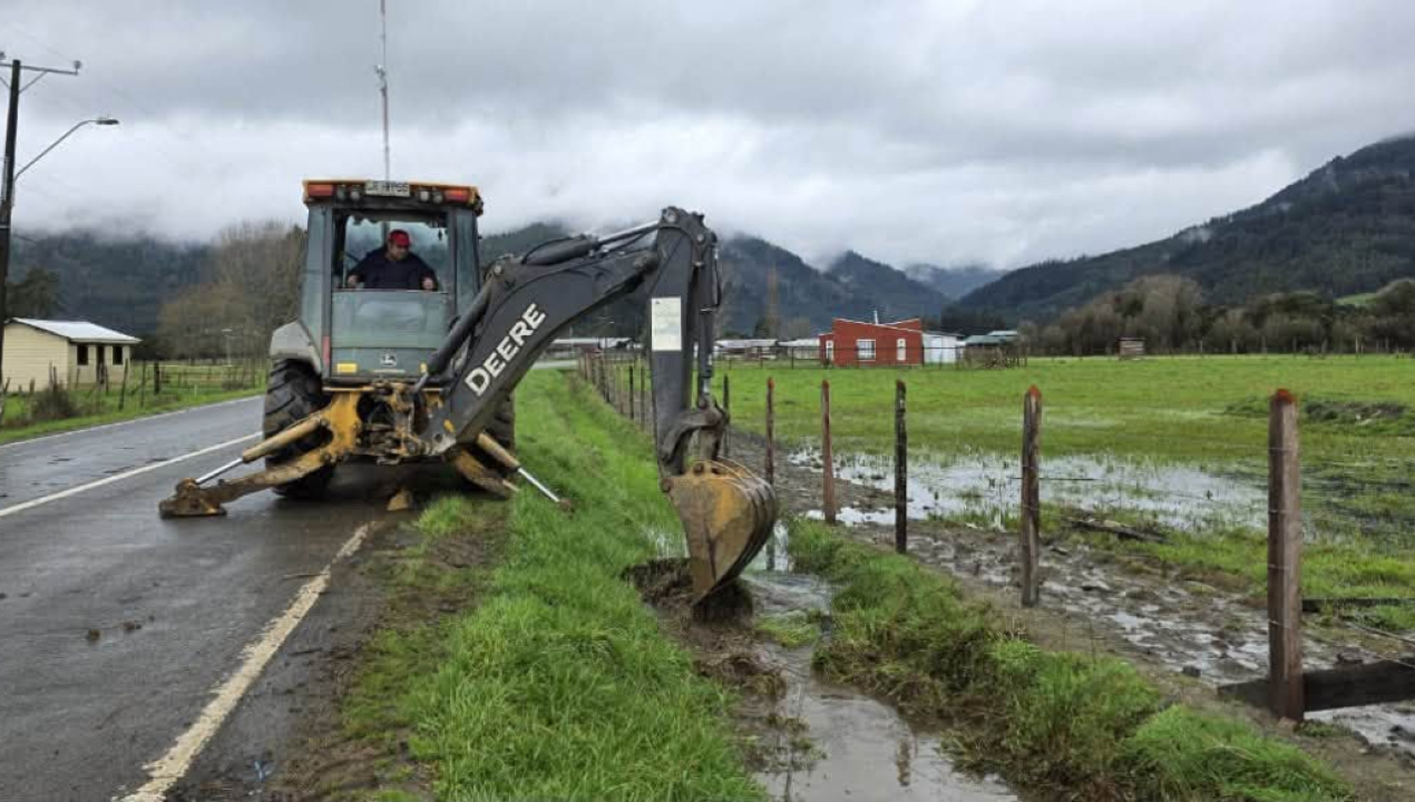 /municipio-mantiene-despliegue-en-terreno-para-atender-emergencias-por-las