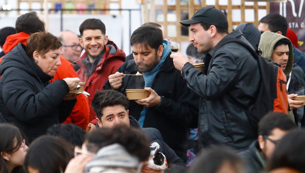 /feria-de-los-caldos-2025-convoco-a-35-mil-en-curico