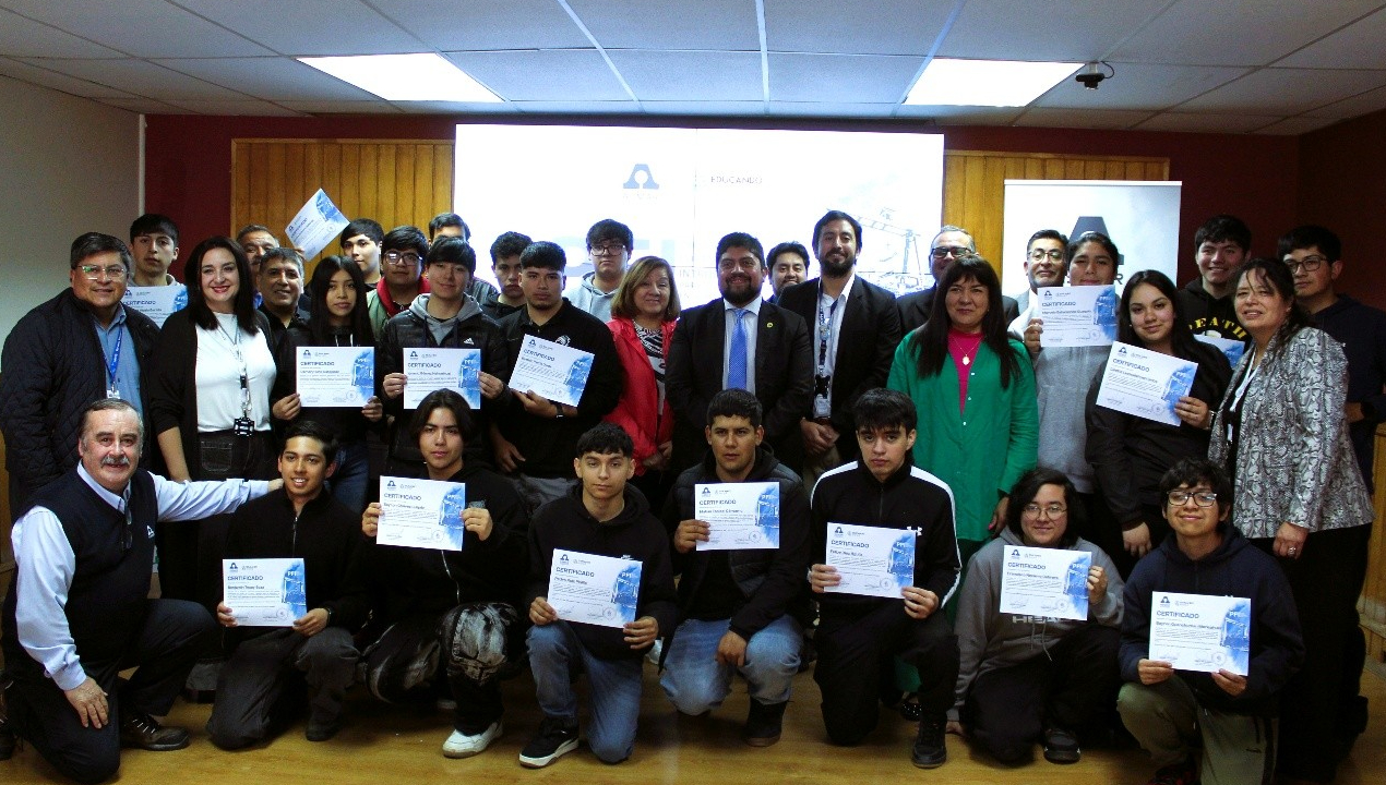 /asmar-magallanes-certifica-a-20-estudiantes-de-practica-profesional-en