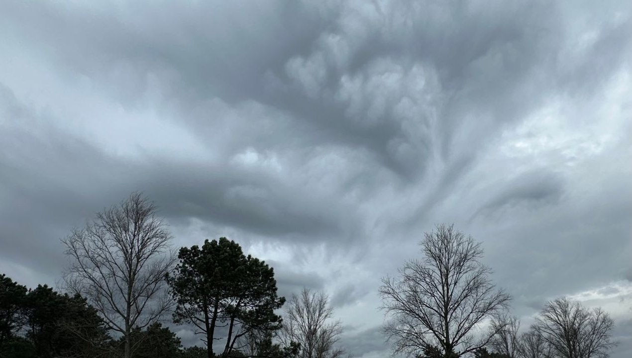 /region-de-los-lagos-bajo-aviso-por-nubes-con-caracteristicas-tornadicas