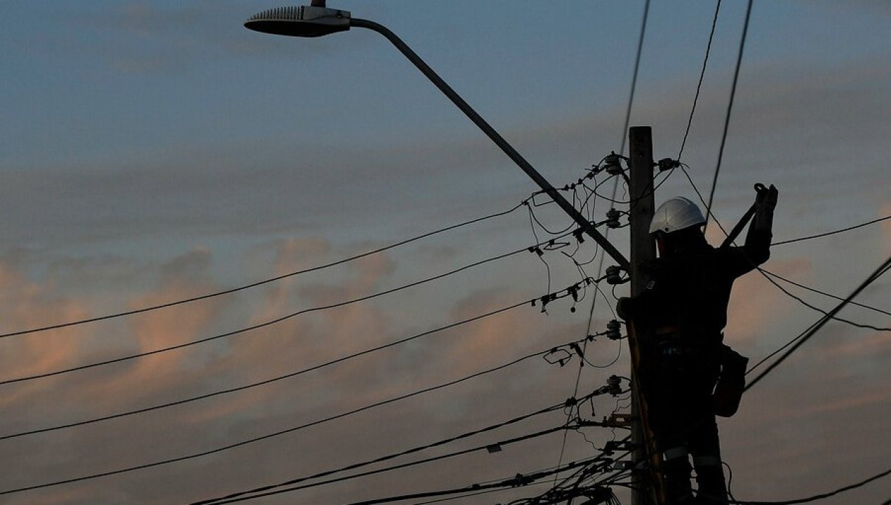 /sistema-frontal-deja-mas-de-31-mil-clientes-sin-luz-en-la-zona-centro-sur