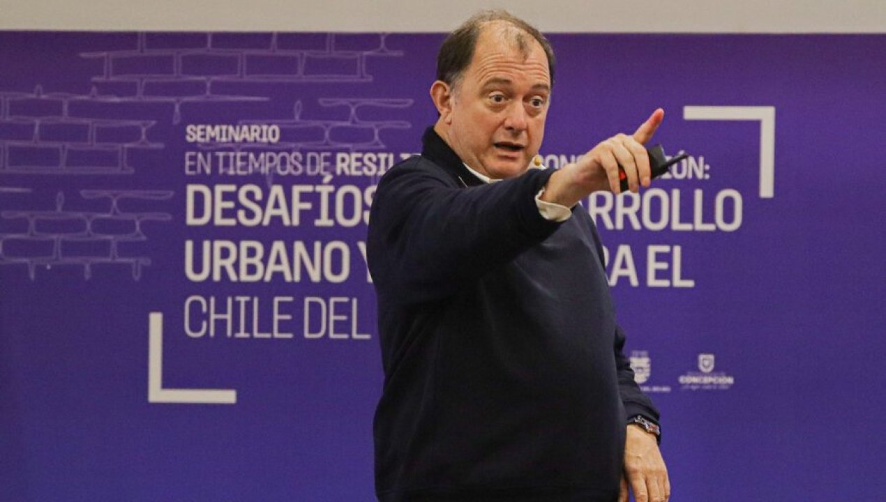 /regionales/region-de-valparaiso/el-ministro-de-vivienda-ivan-poduje-protagonizo-un-tenso-encuentro-con