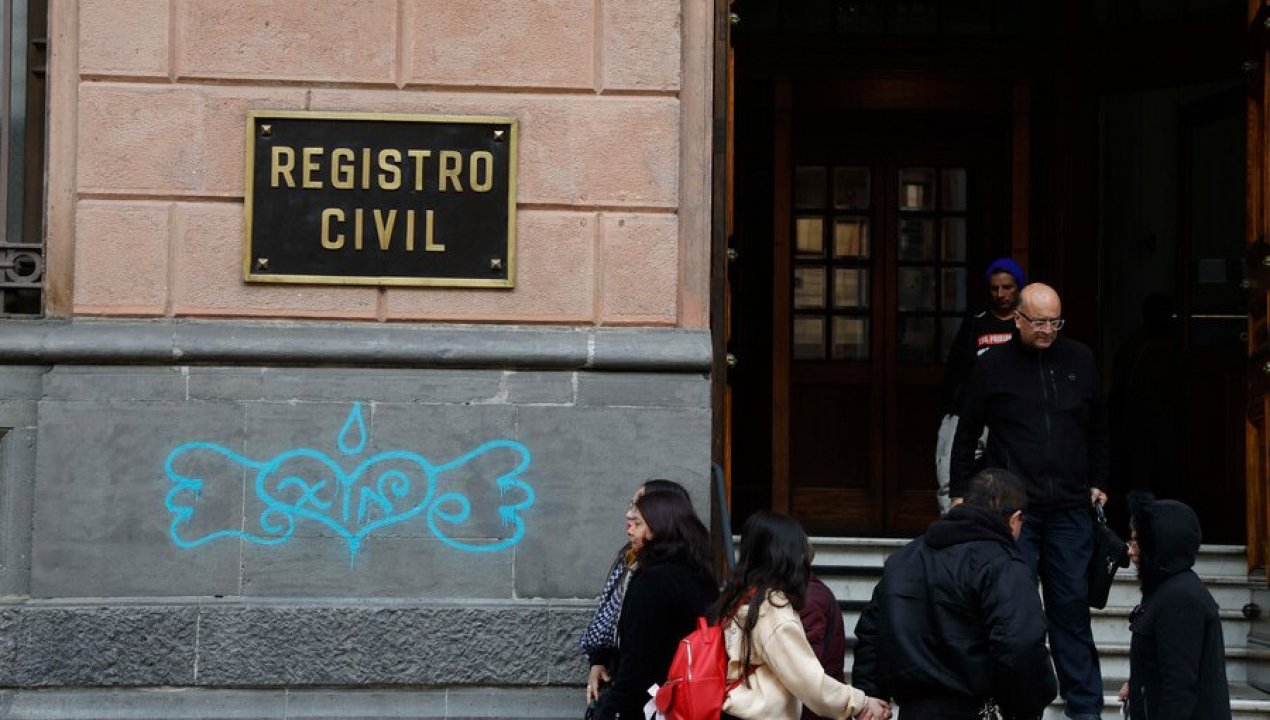 /actualidad/aduanas/fallo-tecnico-en-el-registro-civil-enciende-alarmas-por-emision-de