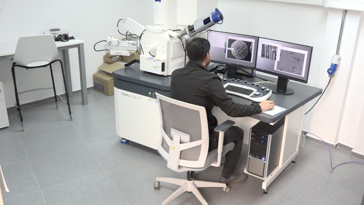 /moderno-microscopio-pone-a-la-ua-en-la-vanguardia-cientifica-regional