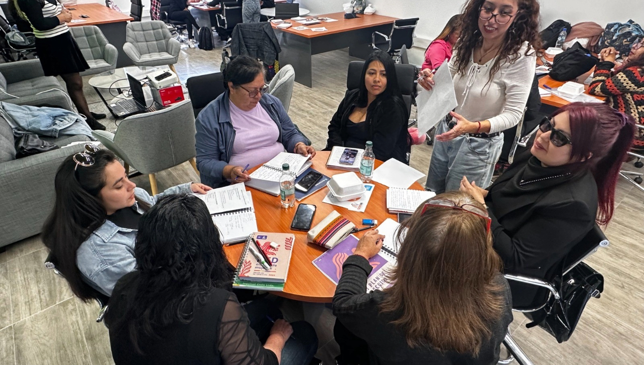 /estrategia-universitaria-fortalece-a-mas-de-90-microemprendedoras-en-la